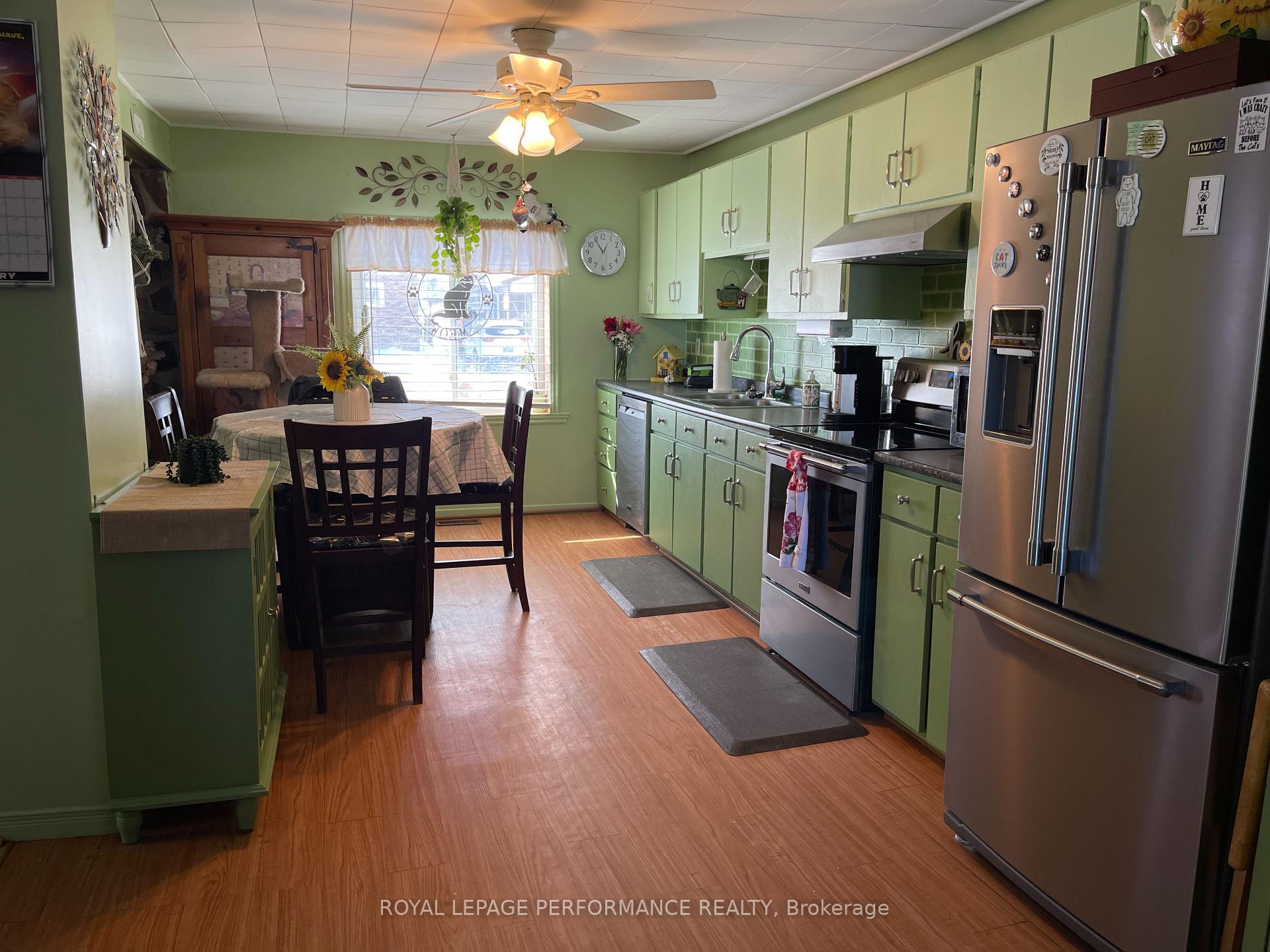 Photo 6 of 1027 Augustus Street W, Cornwall — HOMEH