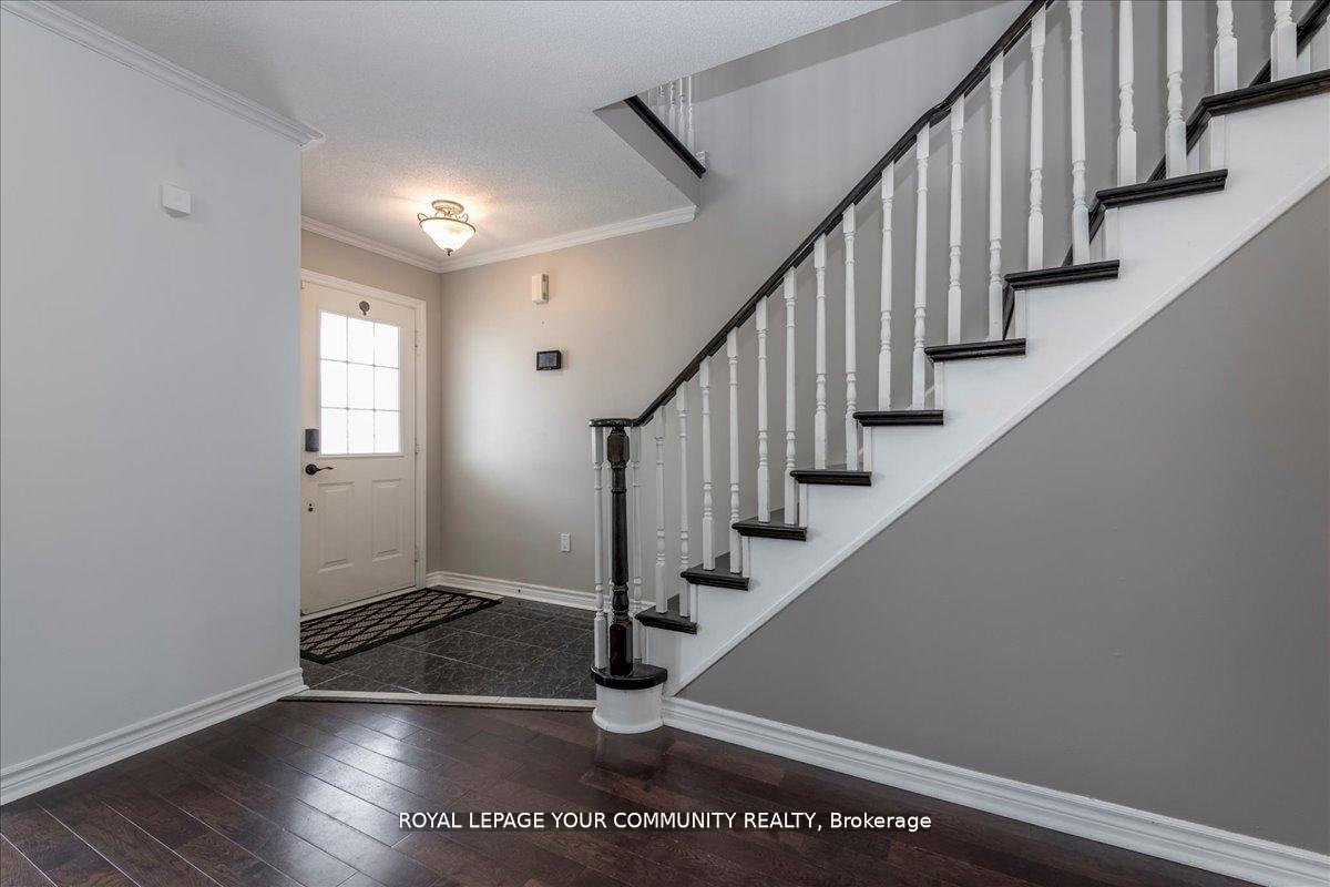 Photo 3 of 181 Succession Crescent, Barrie, Innis-Shore — HOMEH