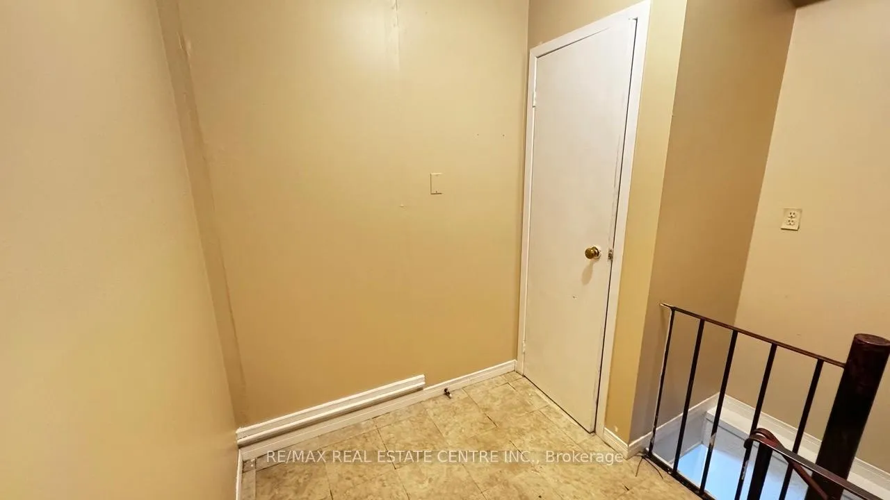 Photo 5 of 45 Wexford Road, Brampton, Heart Lake West — HOMEH