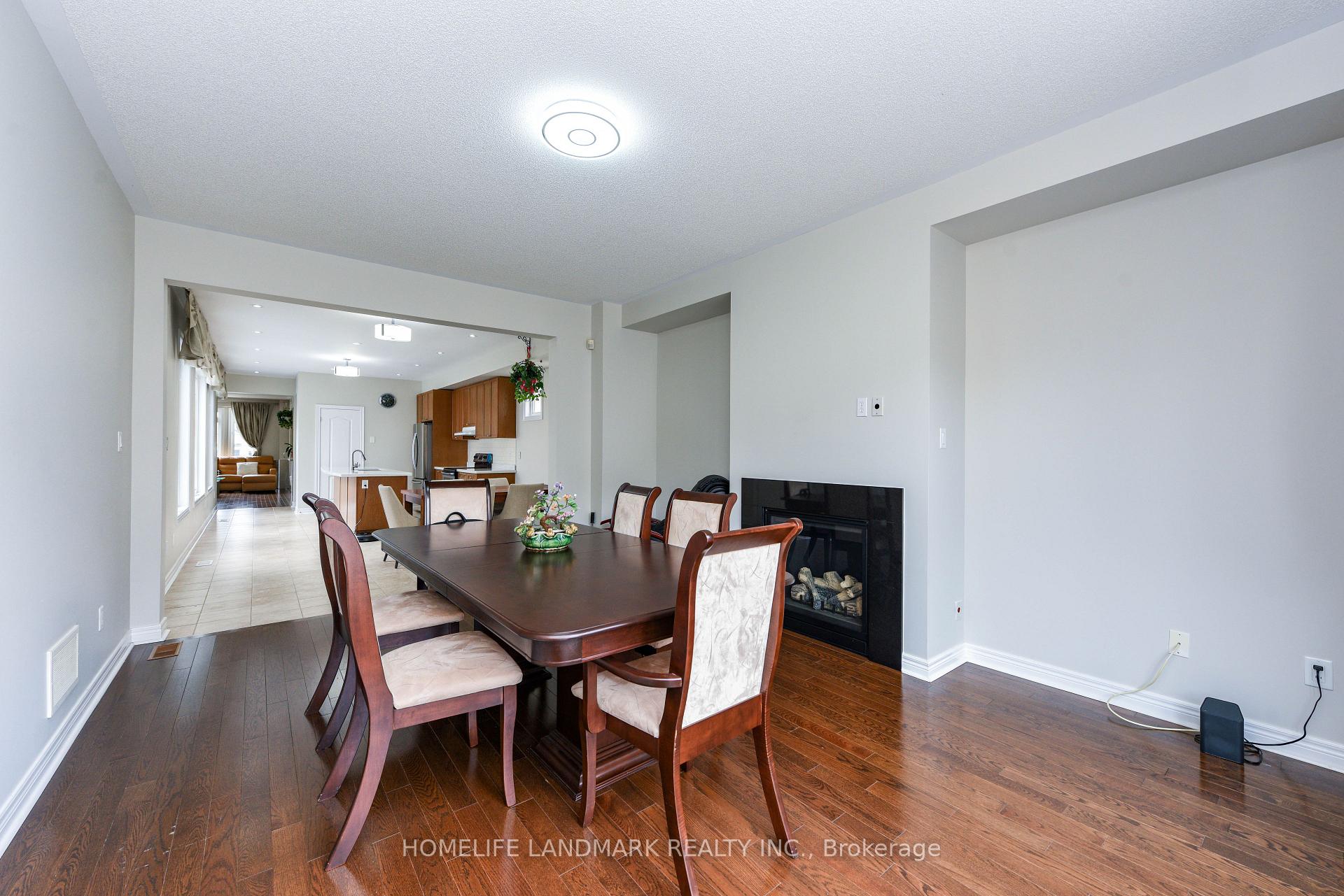 Photo 16 of 210 Castle Oaks Crossing W, Brampton, Bram East — HOMEH