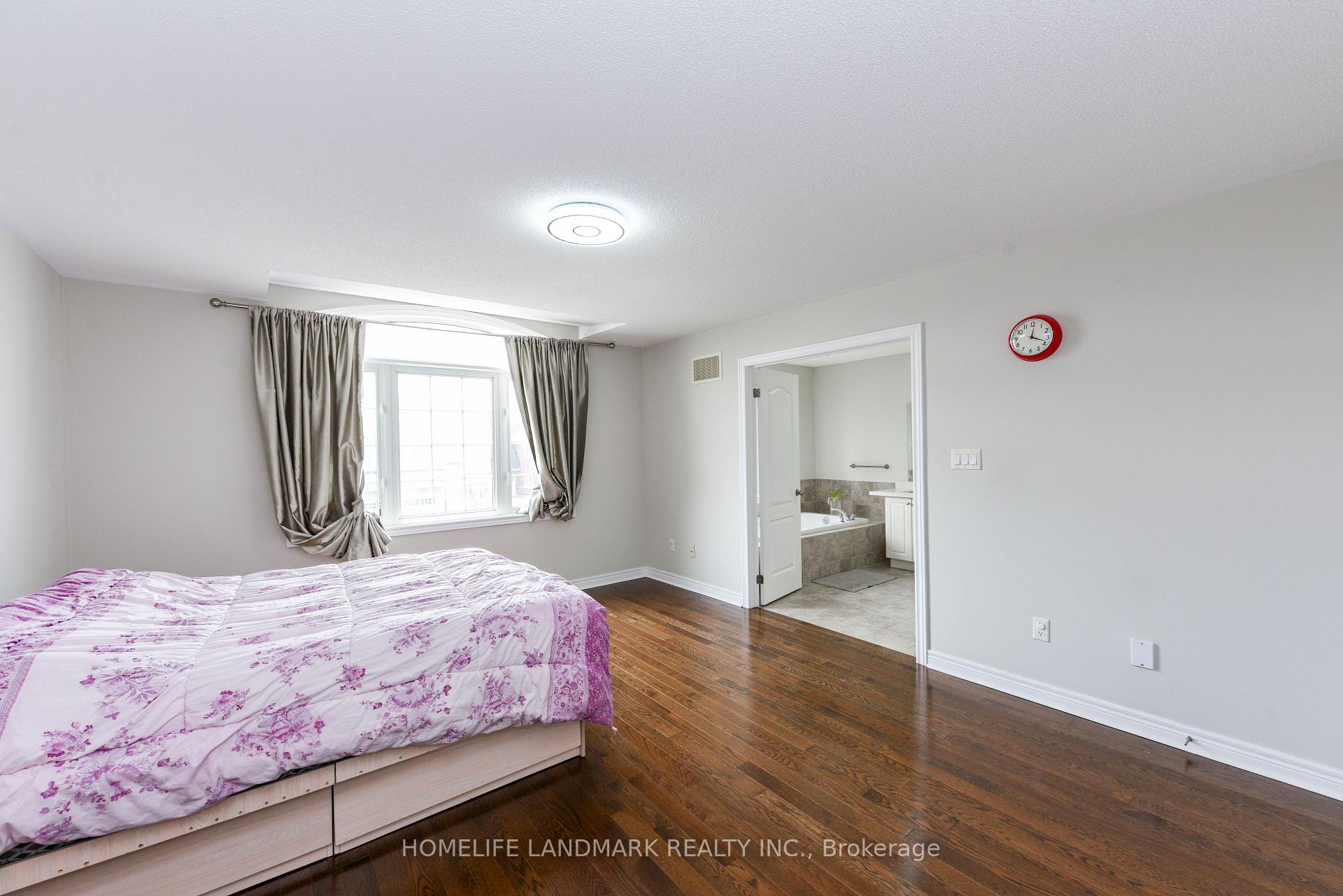 Photo 13 of 210 Castle Oaks Crossing W, Brampton, Bram East — HOMEH