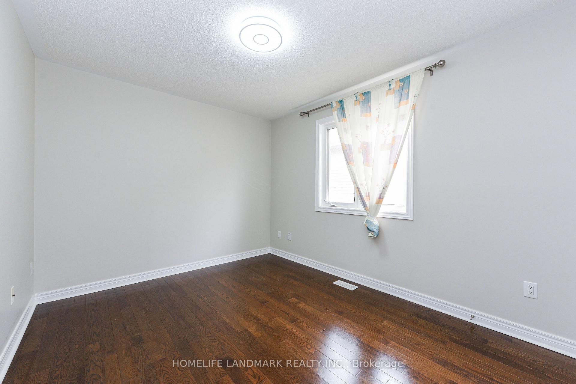 Photo 24 of 210 Castle Oaks Crossing W, Brampton, Bram East — HOMEH
