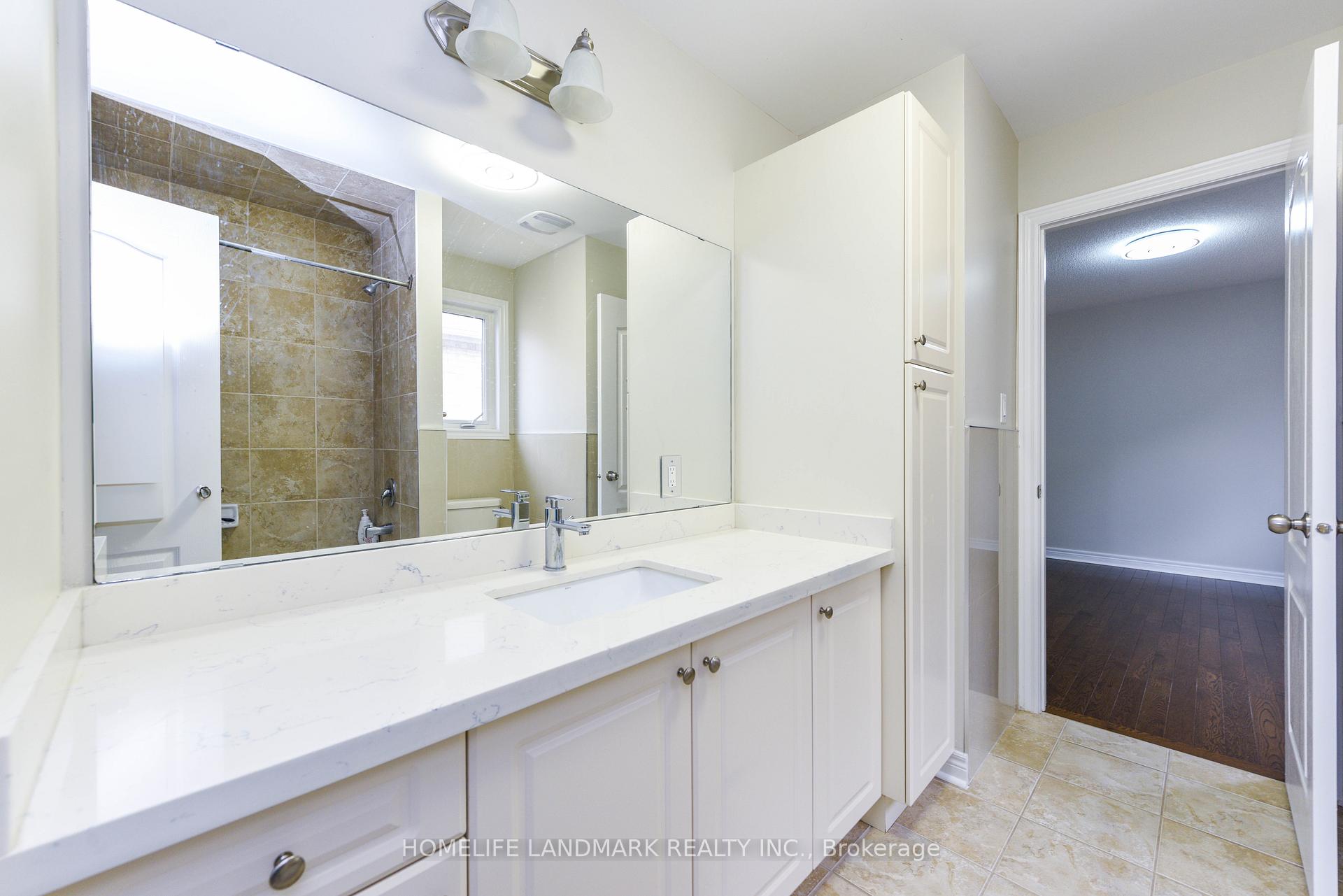 Photo 10 of 210 Castle Oaks Crossing W, Brampton, Bram East — HOMEH