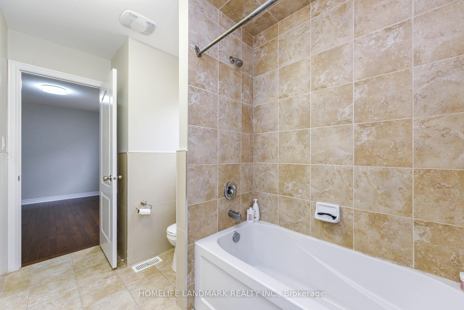 Photo 46 of 210 Castle Oaks Crossing W, Brampton, Bram East — HOMEH
