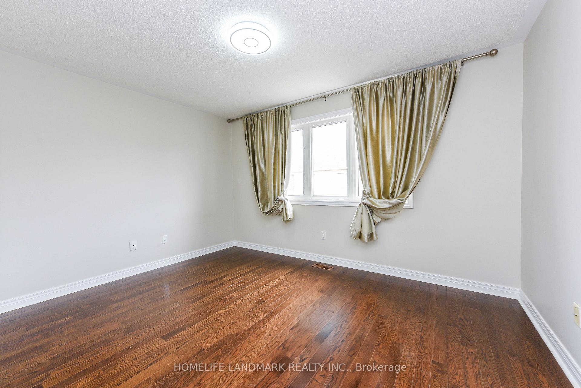 Photo 28 of 210 Castle Oaks Crossing W, Brampton, Bram East — HOMEH