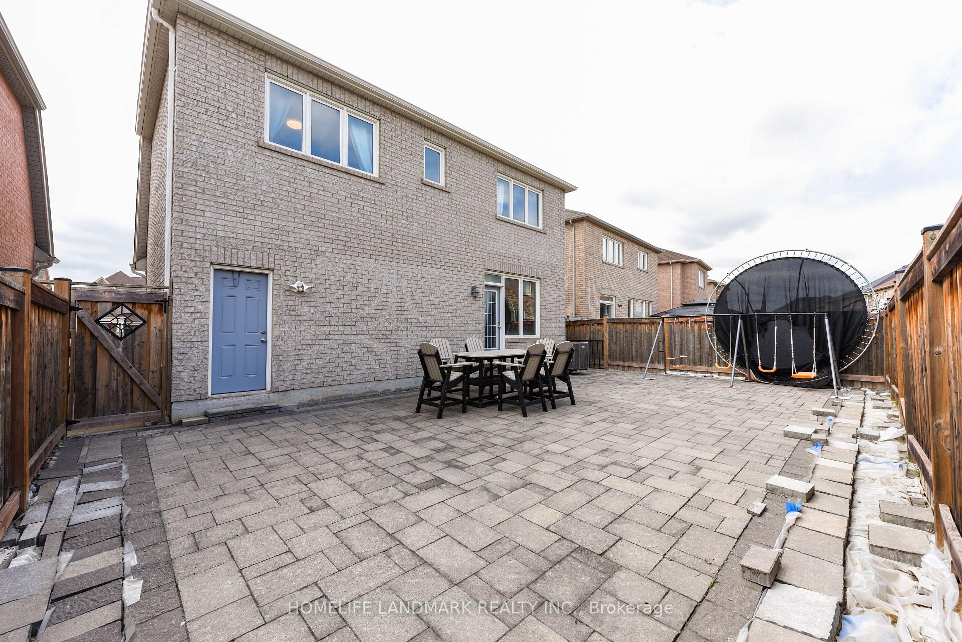 Photo 43 of 210 Castle Oaks Crossing W, Brampton, Bram East — HOMEH
