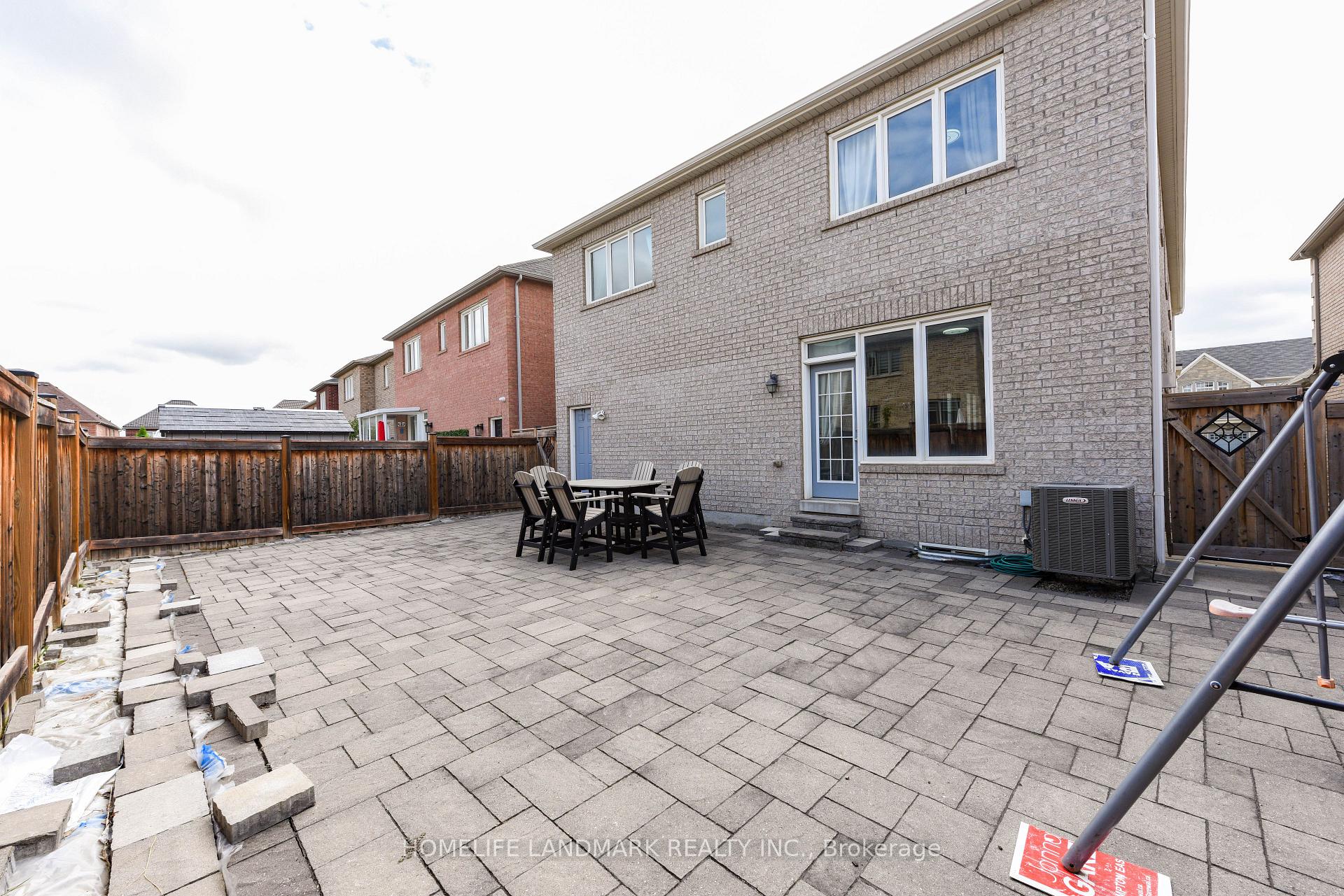 Photo 41 of 210 Castle Oaks Crossing W, Brampton, Bram East — HOMEH