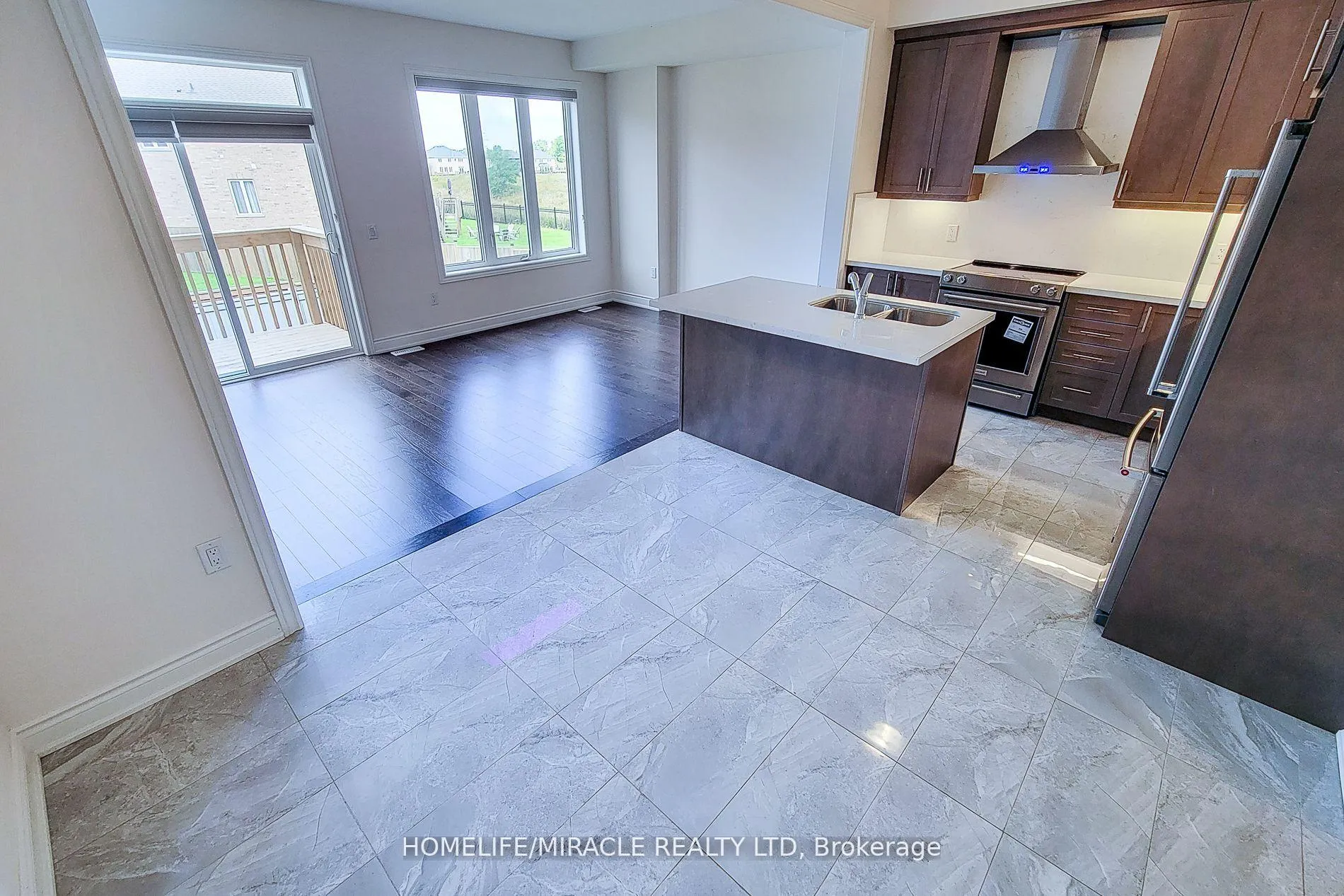 Photo 15 of 1101 Garner Road, Hamilton, Meadowlands — HOMEH