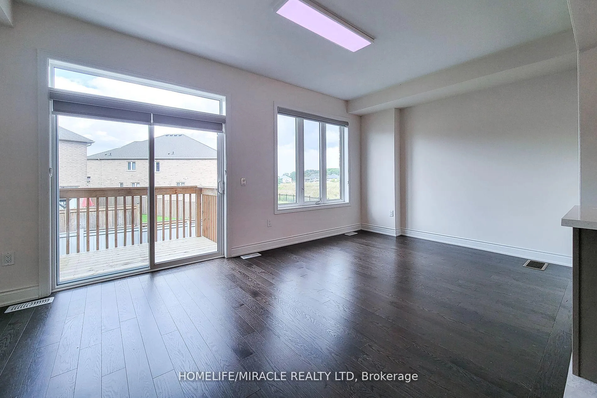 Photo 16 of 1101 Garner Road, Hamilton, Meadowlands — HOMEH