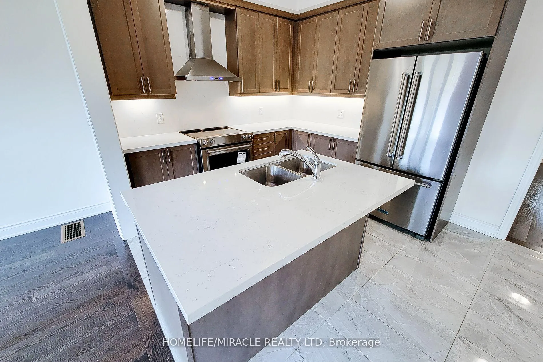 Photo 24 of 1101 Garner Road, Hamilton, Meadowlands — HOMEH