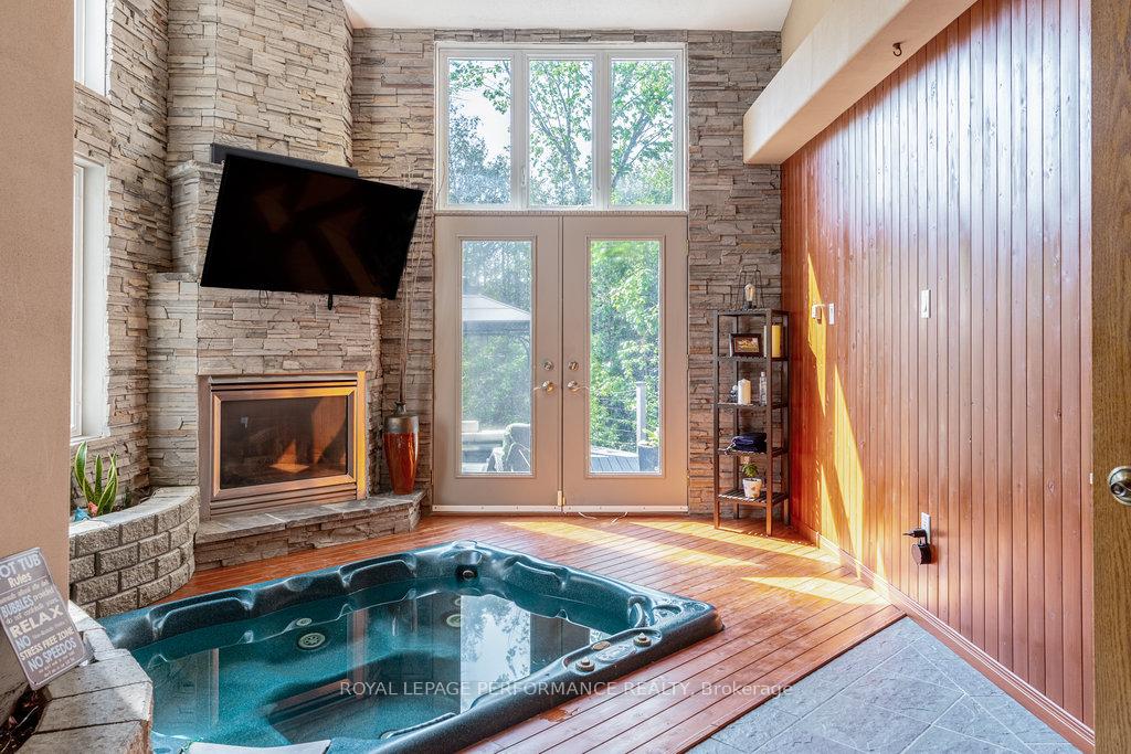 Photo 8 of 1657 Whiteside Way, Ottawa, Osgoode Twp North of Reg Rd 6 — HOMEH