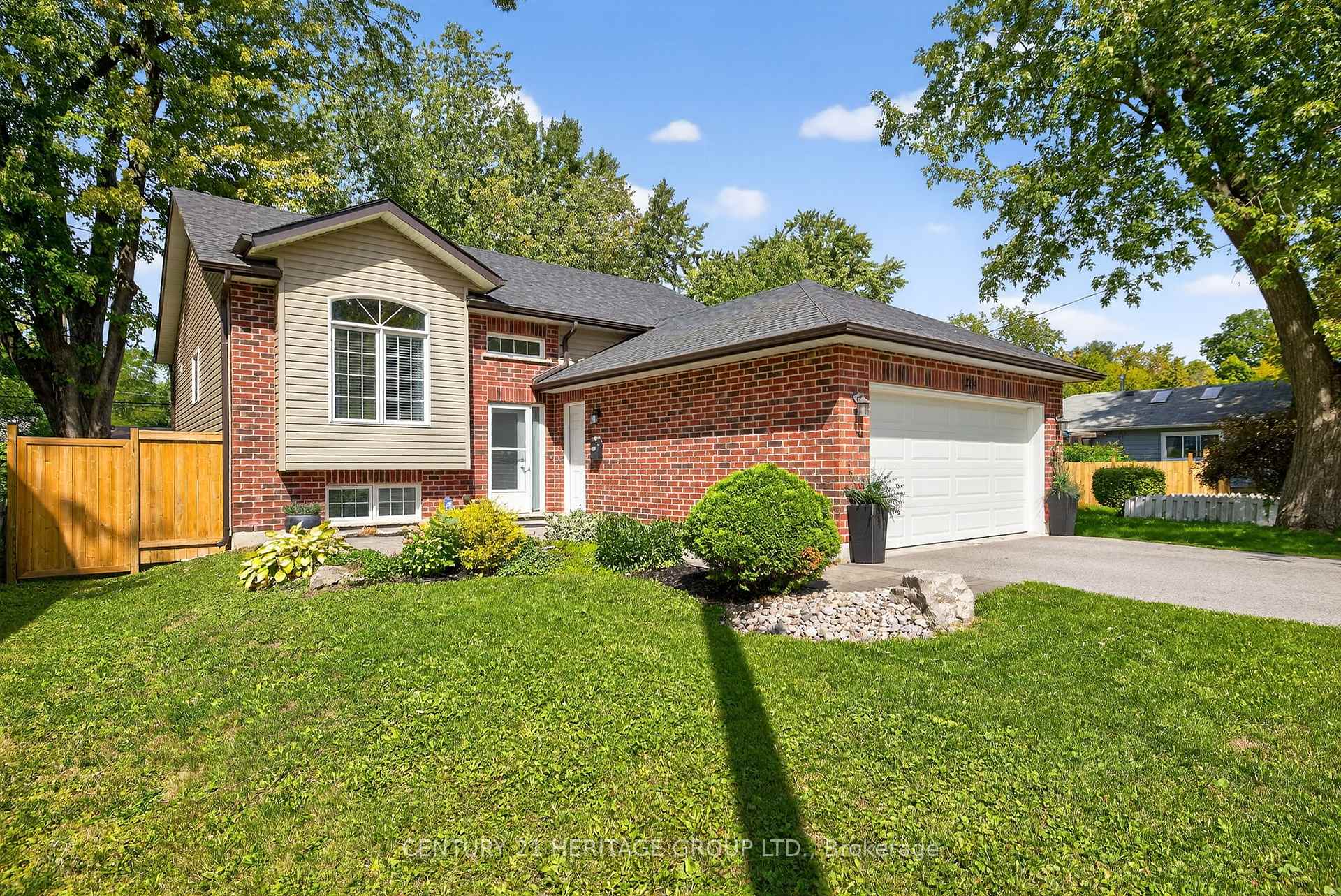 Photo 1 of 264 Glenwoods Avenue, Georgina, Keswick South — HOMEH