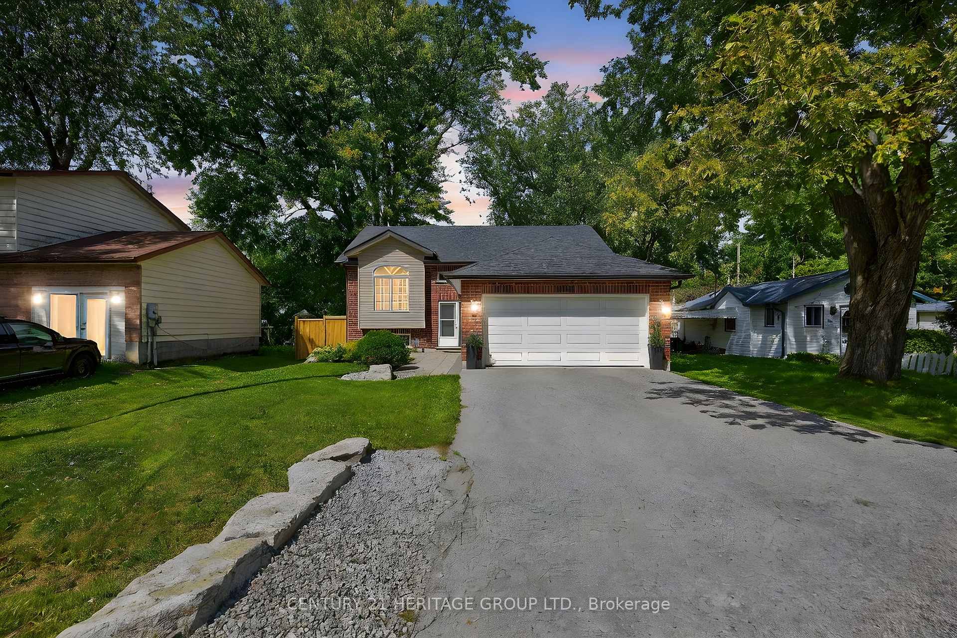 Photo 3 of 264 Glenwoods Avenue, Georgina, Keswick South — HOMEH