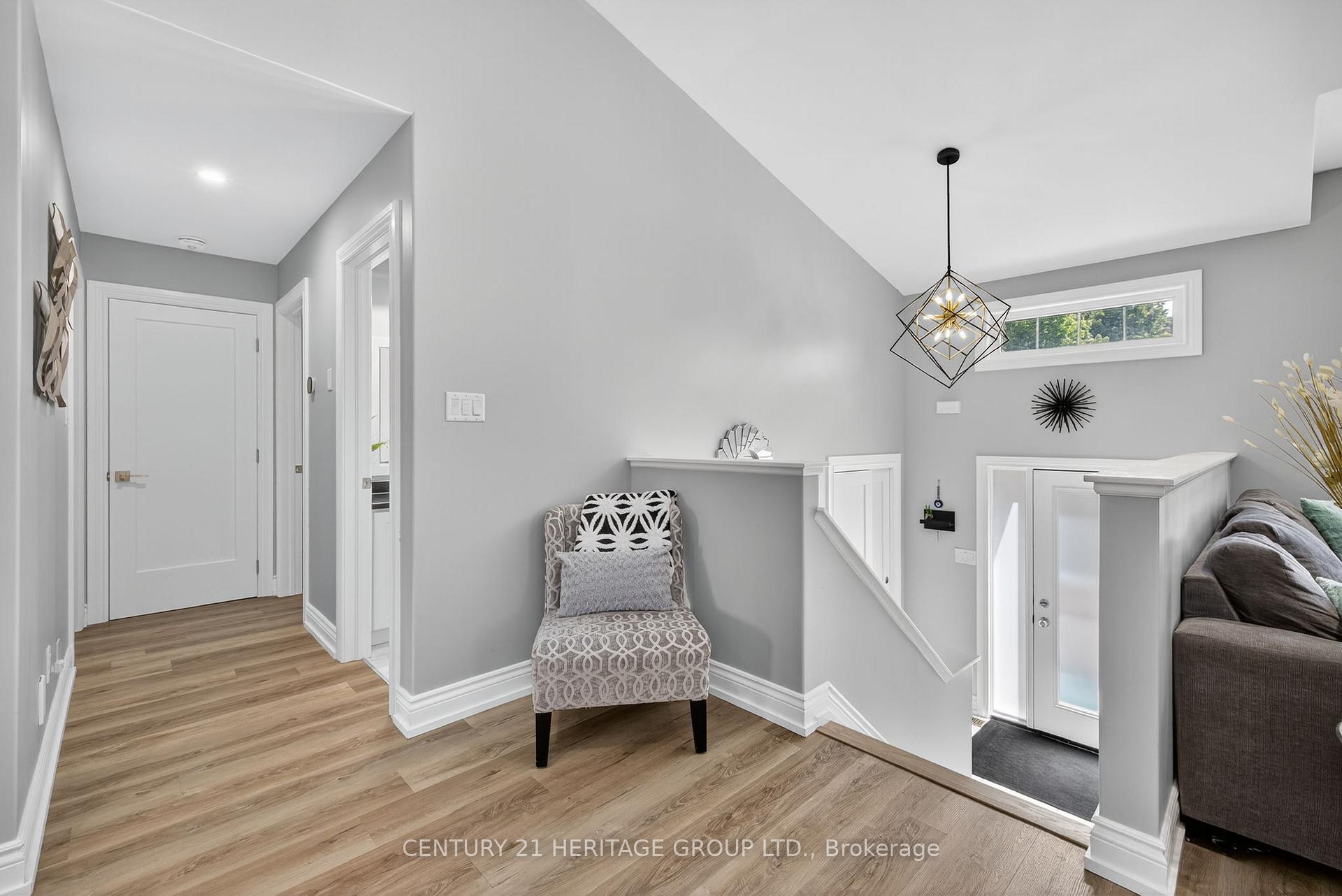 Photo 5 of 264 Glenwoods Avenue, Georgina, Keswick South — HOMEH