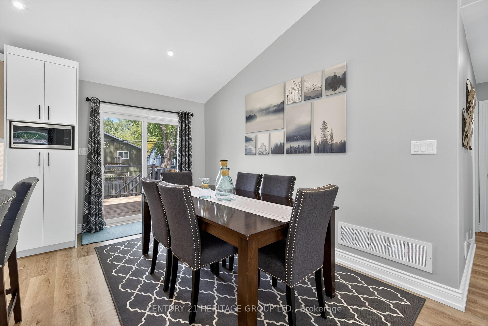 Photo 9 of 264 Glenwoods Avenue, Georgina, Keswick South — HOMEH