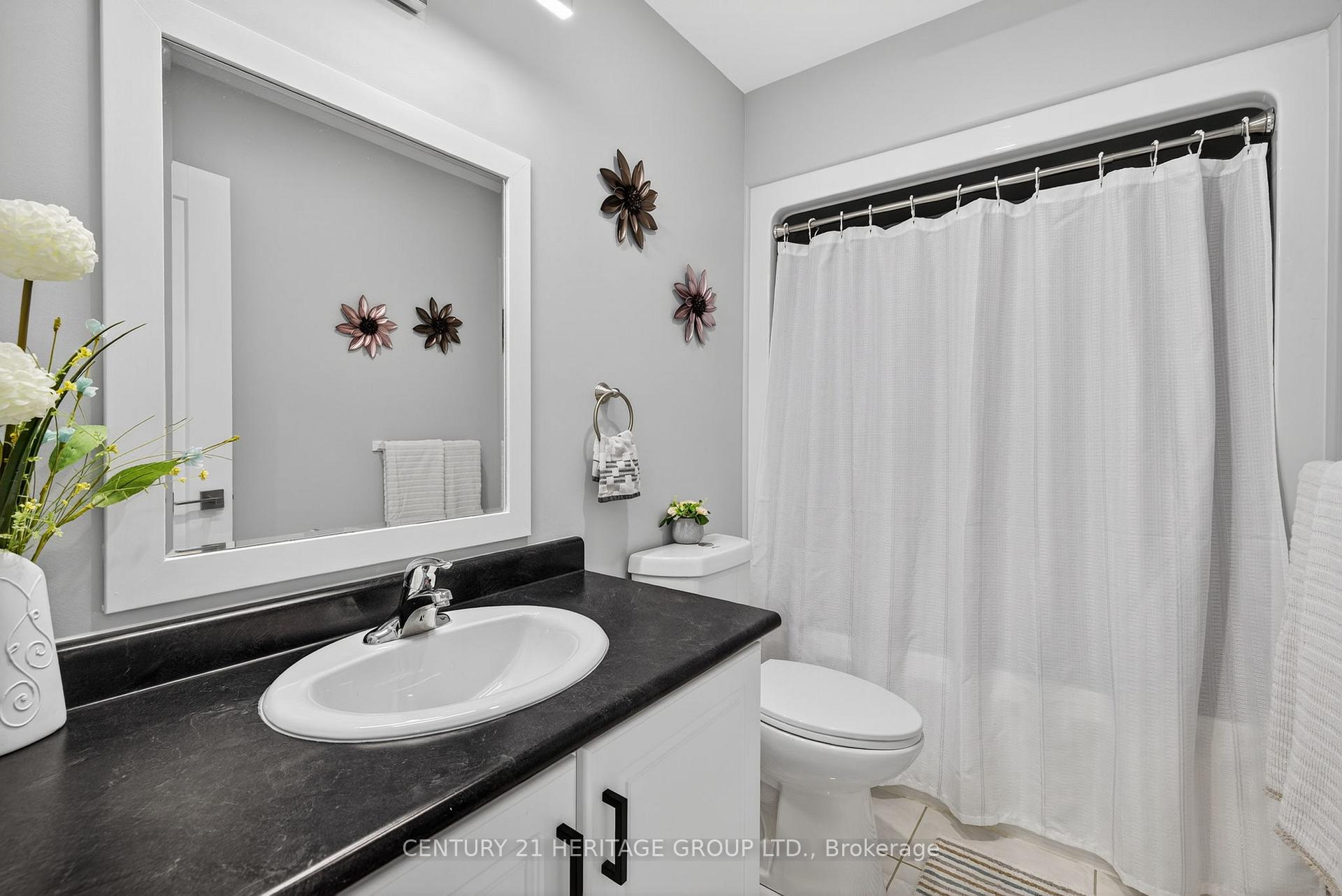Photo 16 of 264 Glenwoods Avenue, Georgina, Keswick South — HOMEH