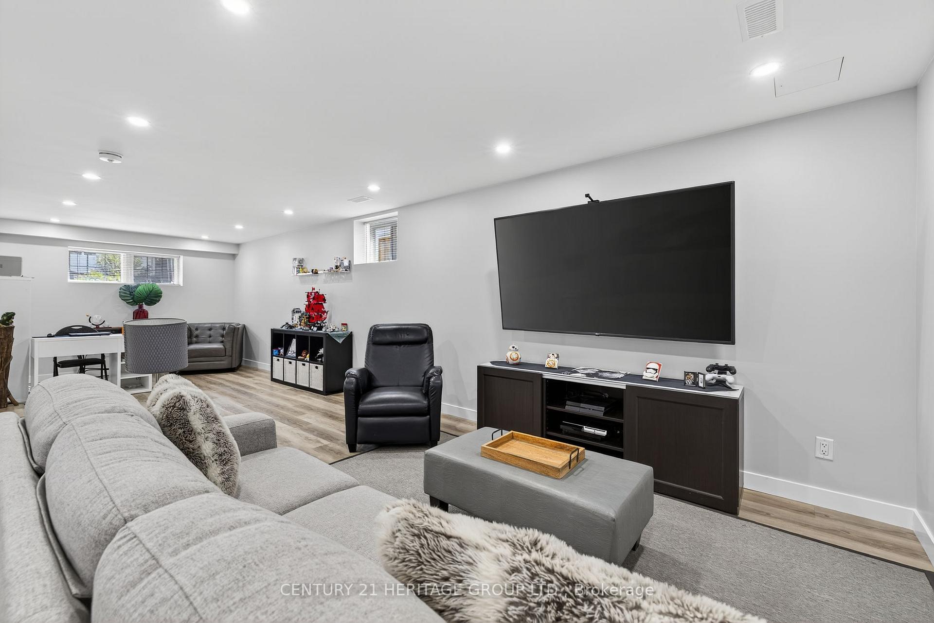 Photo 27 of 264 Glenwoods Avenue, Georgina, Keswick South — HOMEH