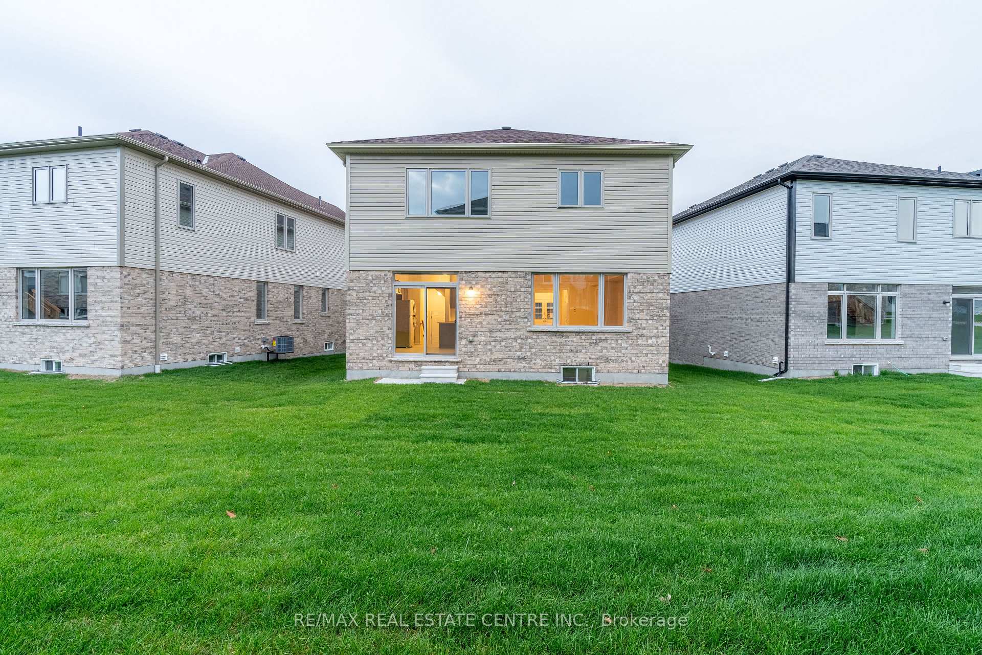 Photo 20 of 21 Heming Street, Brant, Paris — HOMEH