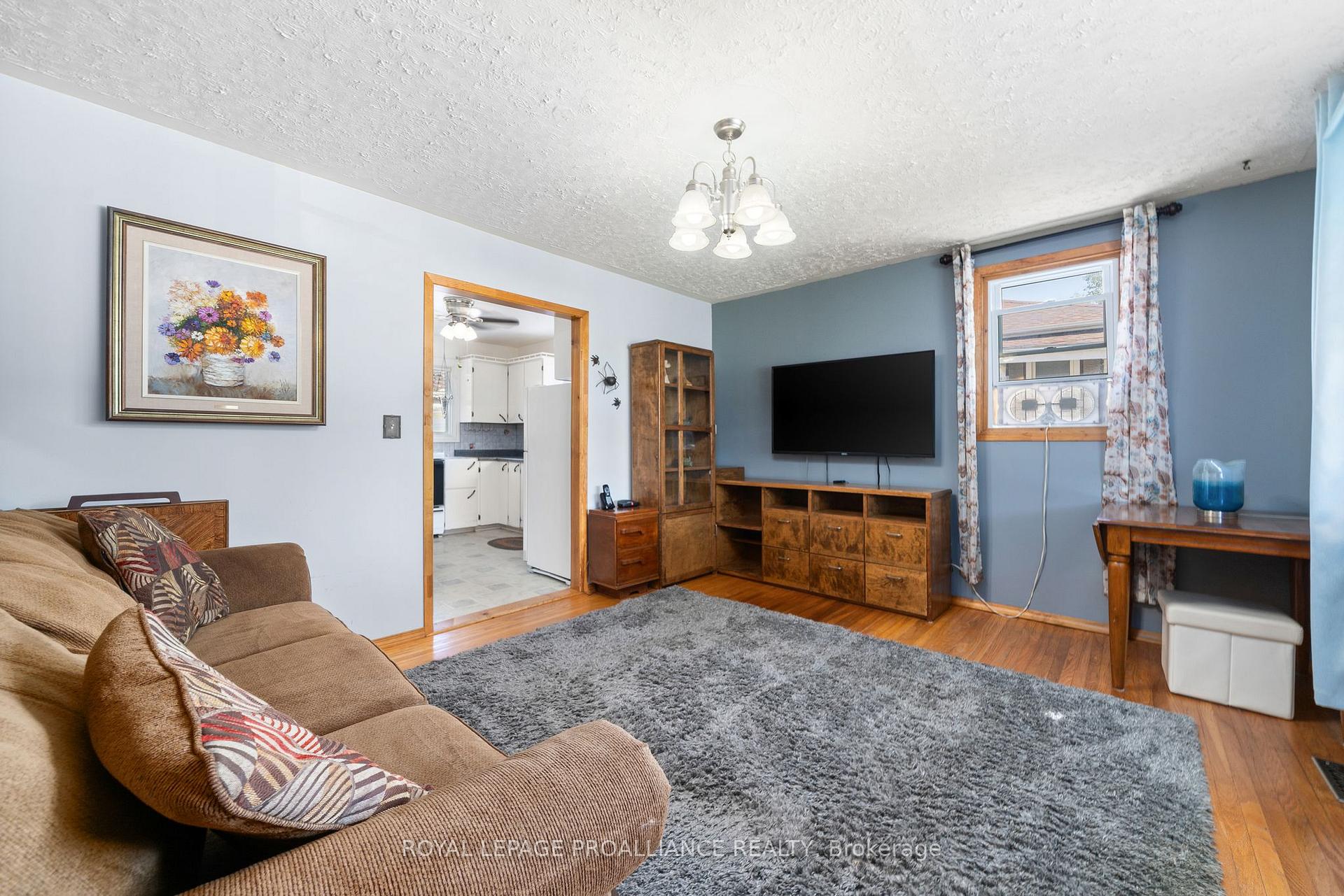 Photo 7 of 47 Orchard Drive, Belleville, Belleville Ward — HOMEH