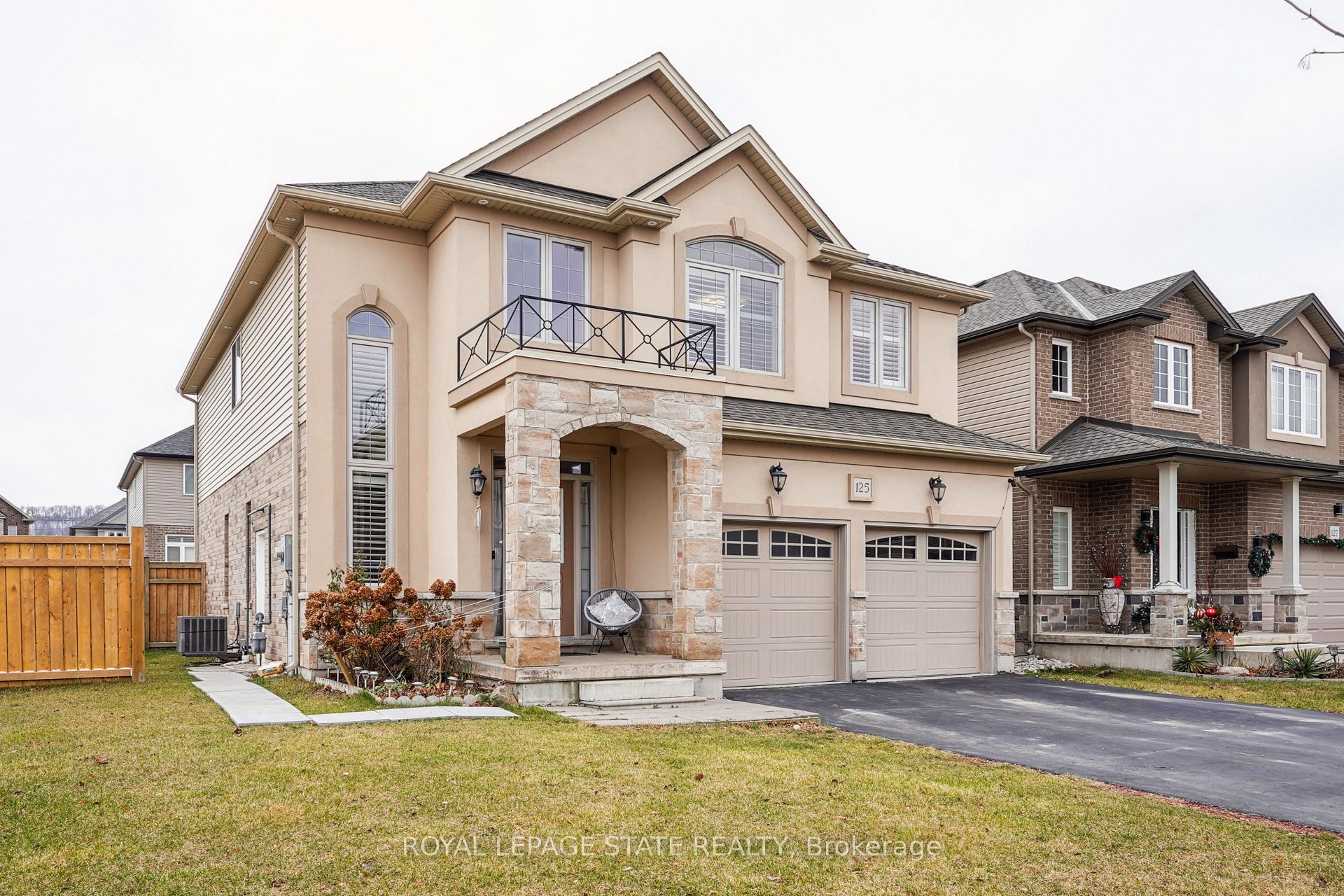 Photo 1 of Unit B, 125 Lampman Drive, Grimsby, Grimsby West — HOMEH