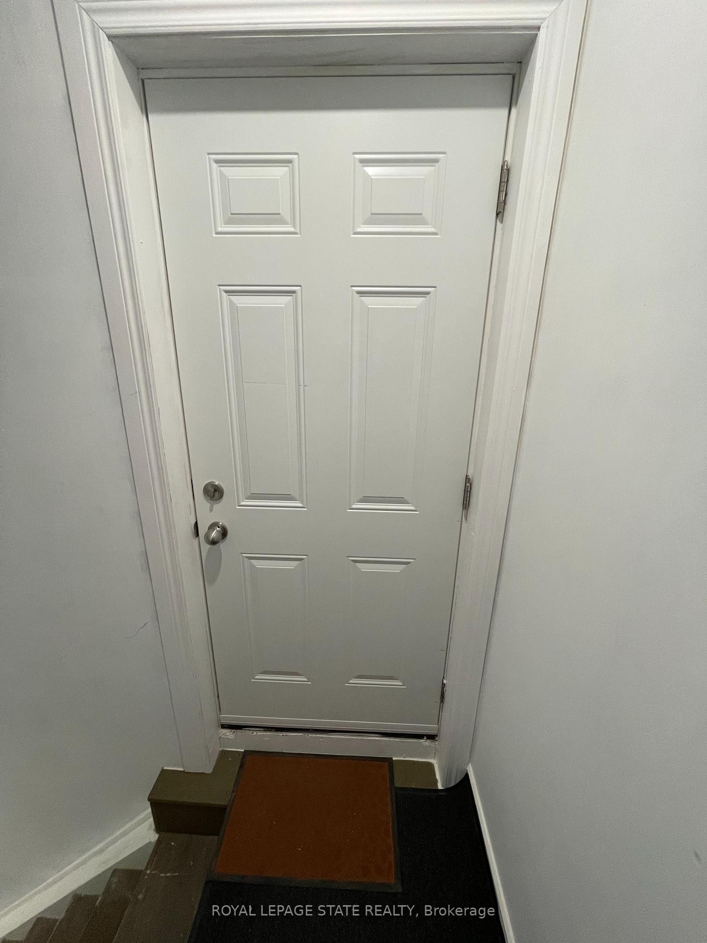Photo 3 of Unit B, 125 Lampman Drive, Grimsby, Grimsby West — HOMEH
