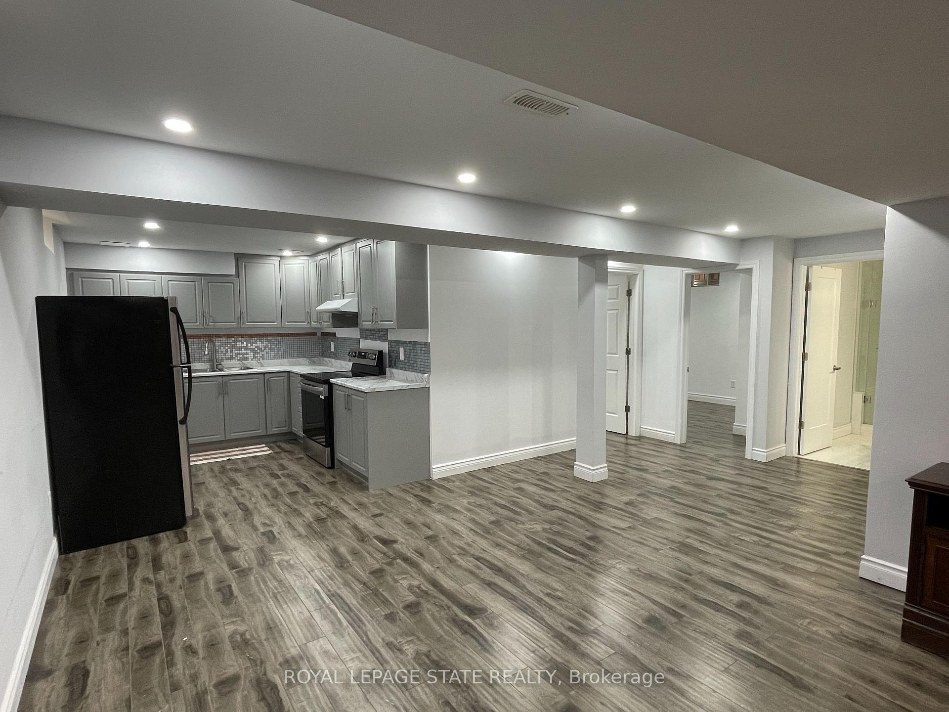 Photo 4 of Unit B, 125 Lampman Drive, Grimsby, Grimsby West — HOMEH