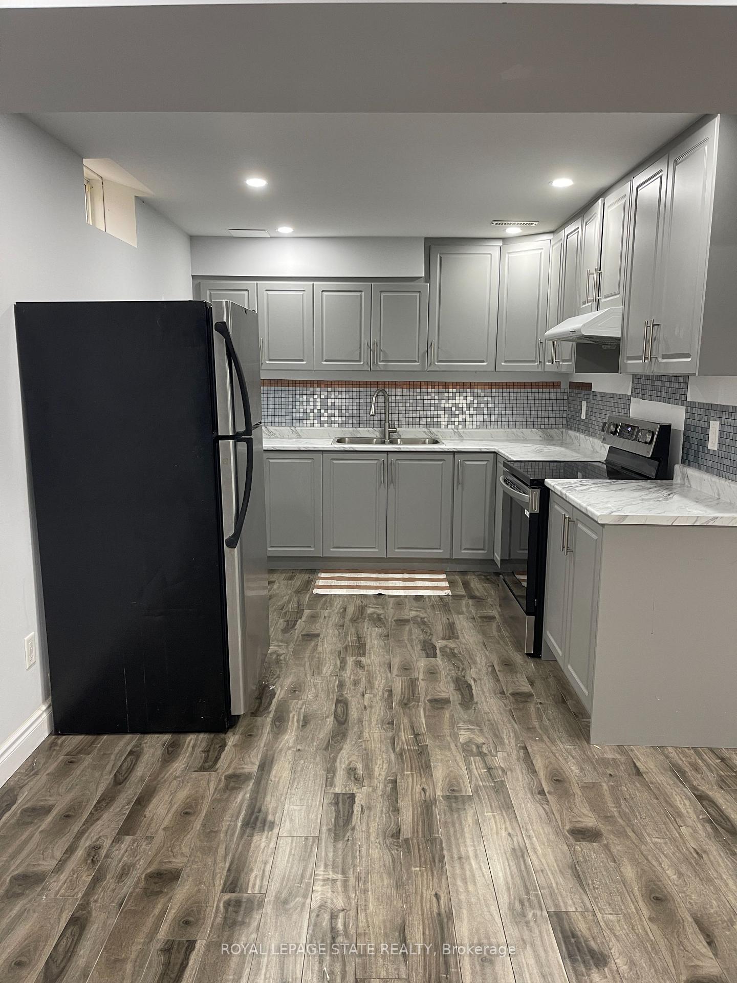 Photo 7 of Unit B, 125 Lampman Drive, Grimsby, Grimsby West — HOMEH