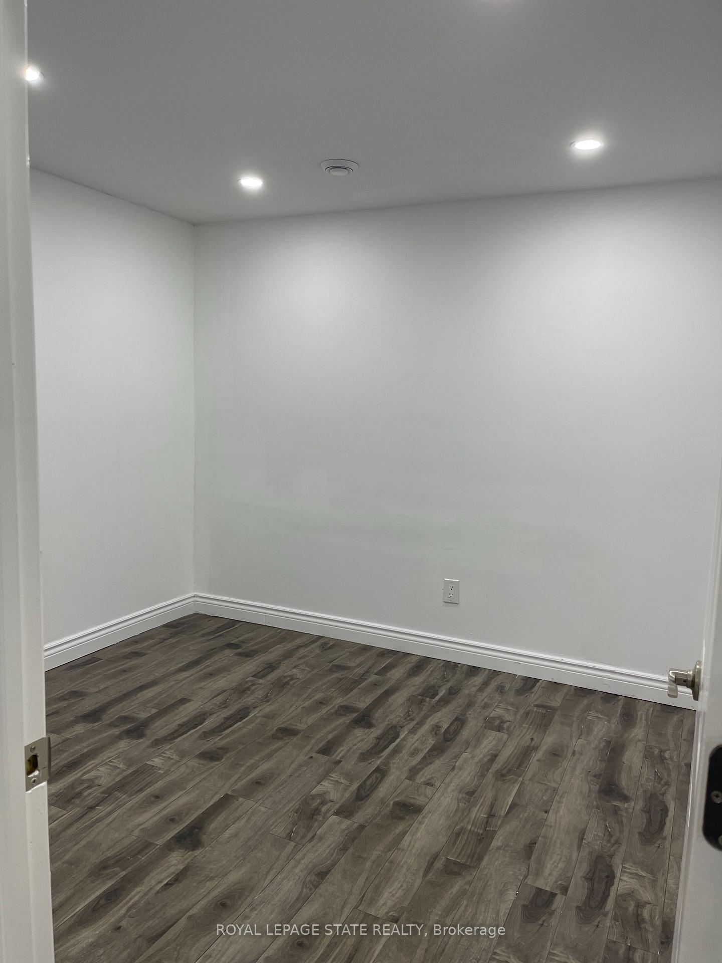 Photo 11 of Unit B, 125 Lampman Drive, Grimsby, Grimsby West — HOMEH