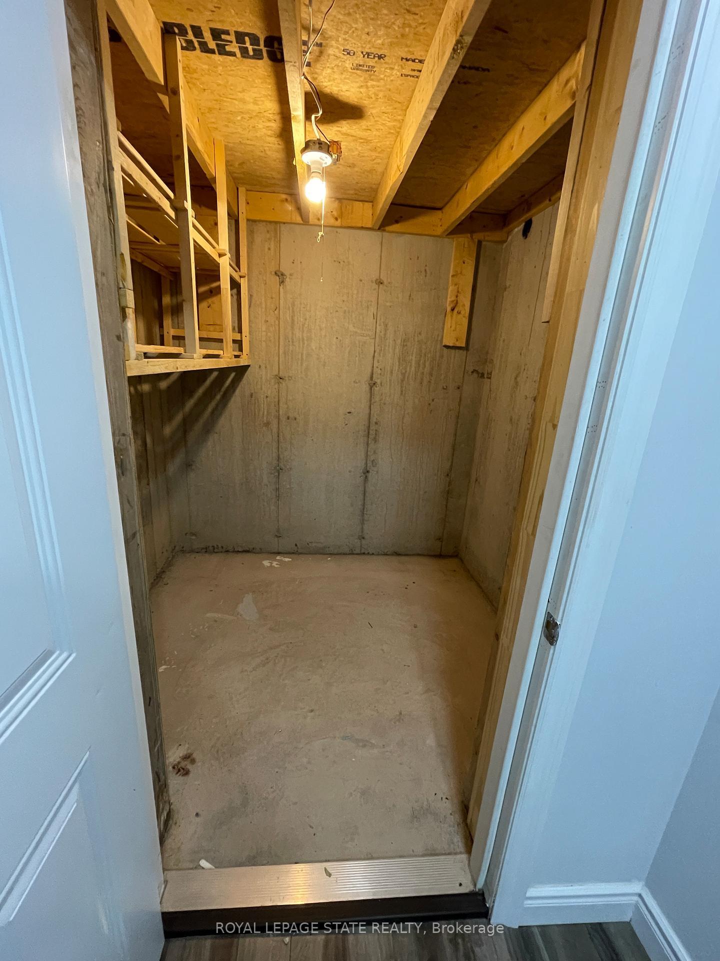 Photo 16 of Unit B, 125 Lampman Drive, Grimsby, Grimsby West — HOMEH