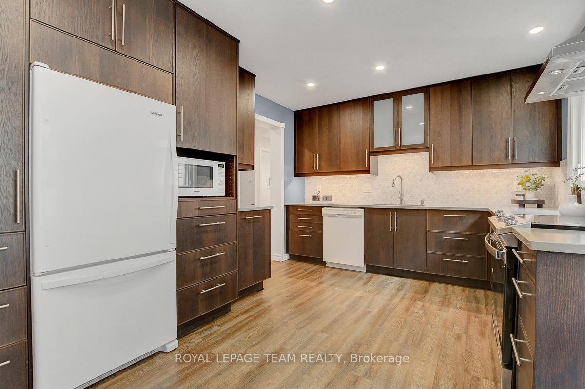 Photo 15 of 25 Sarrazin Way, Ottawa, Barrhaven - Cedargrove/Fraserdale — HOMEH