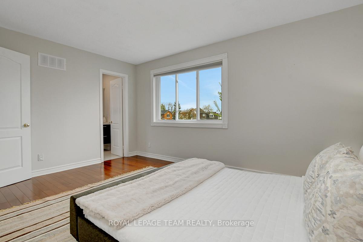Photo 21 of 25 Sarrazin Way, Ottawa, Barrhaven - Cedargrove/Fraserdale — HOMEH
