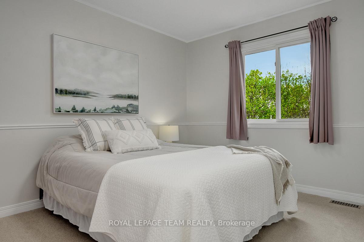 Photo 23 of 25 Sarrazin Way, Ottawa, Barrhaven - Cedargrove/Fraserdale — HOMEH