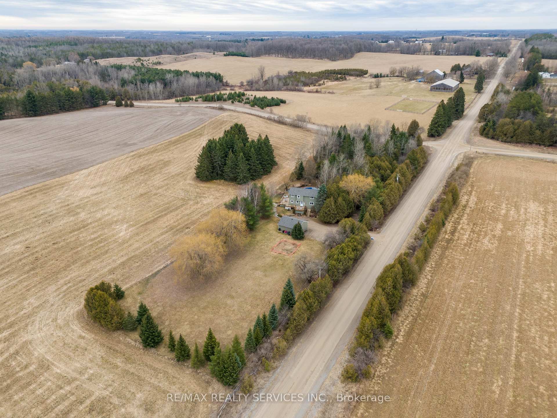 Photo 11 of 9009 Sideroad 27, Erin, Rural Erin — HOMEH