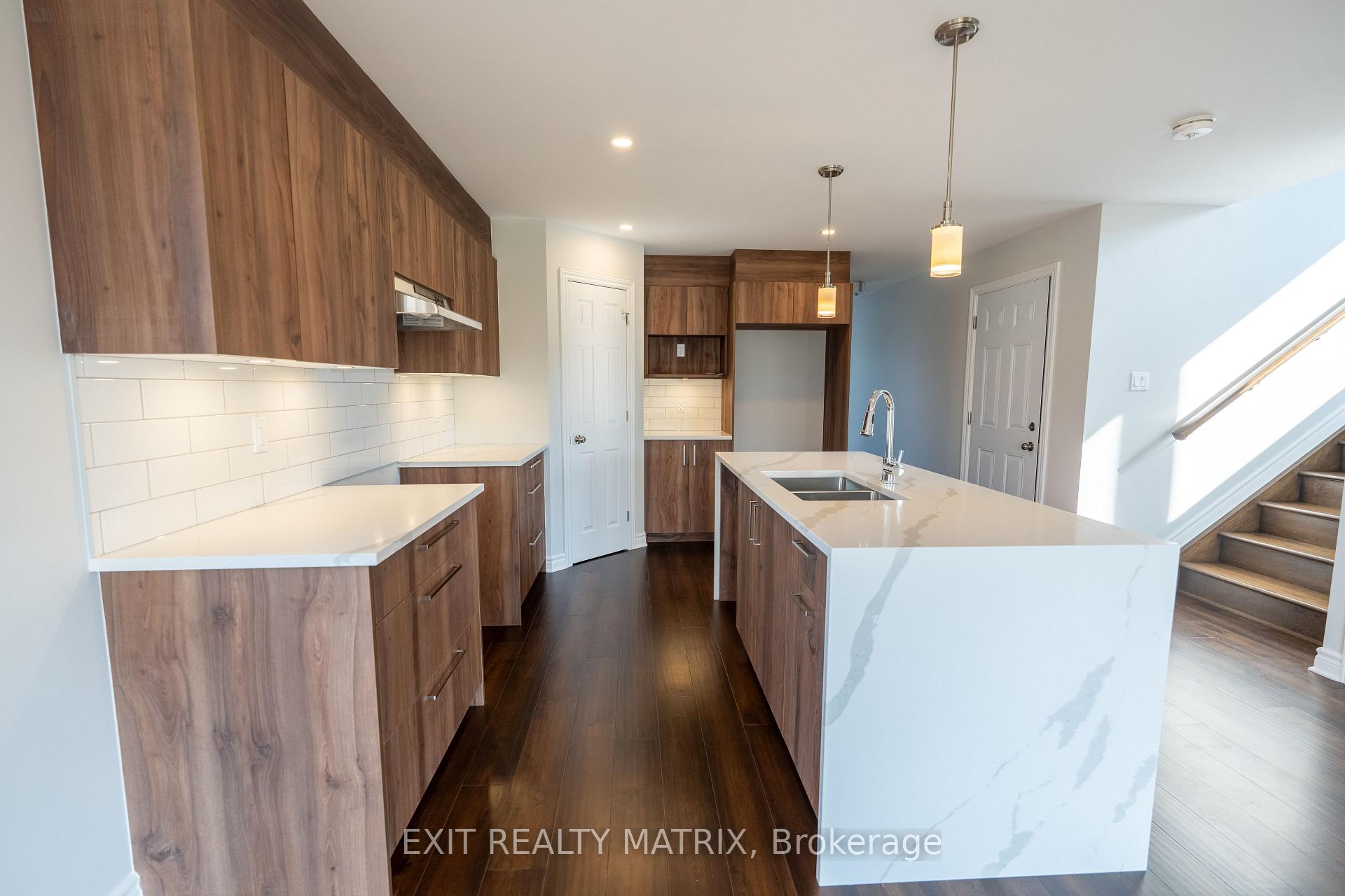 Photo 4 of 724 Walton Street, Cornwall — HOMEH