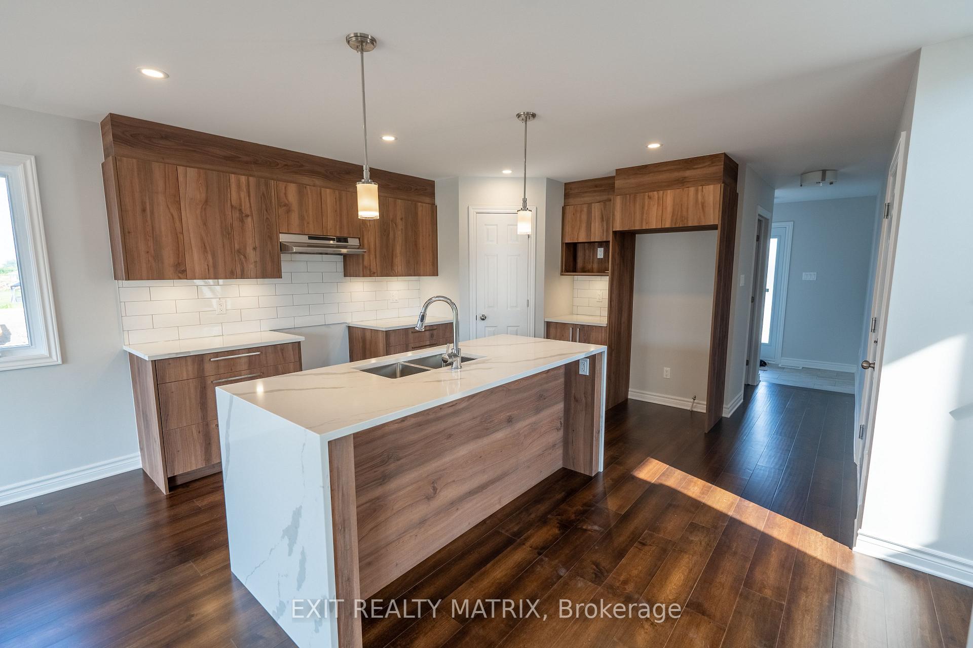 Photo 5 of 724 Walton Street, Cornwall — HOMEH