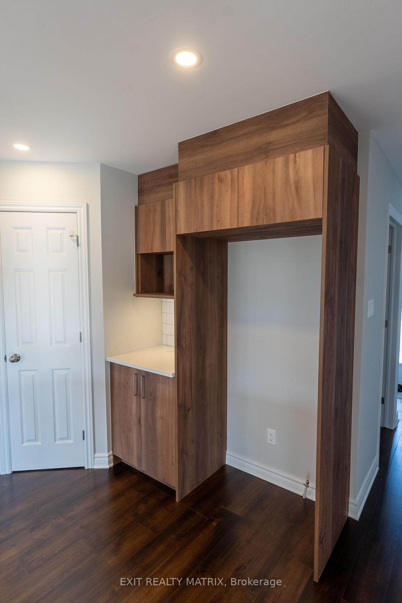 Photo 11 of 724 Walton Street, Cornwall — HOMEH