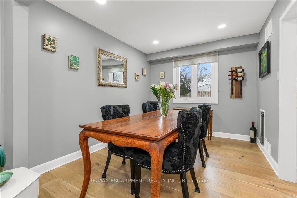 Photo 7 of 19 Bal Harbour Drive, Grimsby, Grimsby Beach — HOMEH