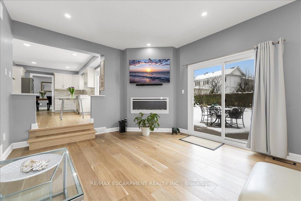 Photo 13 of 19 Bal Harbour Drive, Grimsby, Grimsby Beach — HOMEH