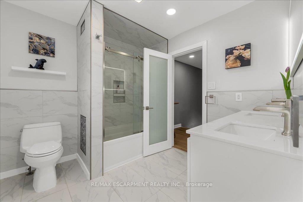 Photo 18 of 19 Bal Harbour Drive, Grimsby, Grimsby Beach — HOMEH