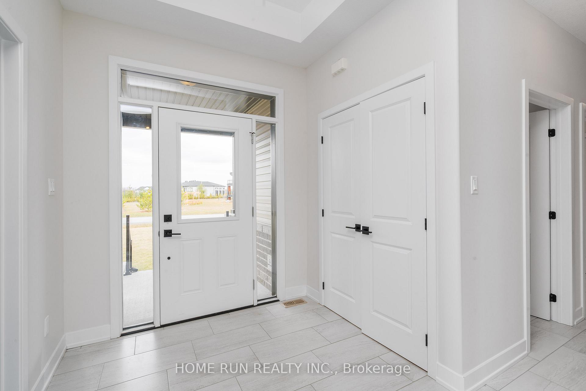 Photo 3 of 212 Summerview Terrace, Ottawa, Greely — HOMEH
