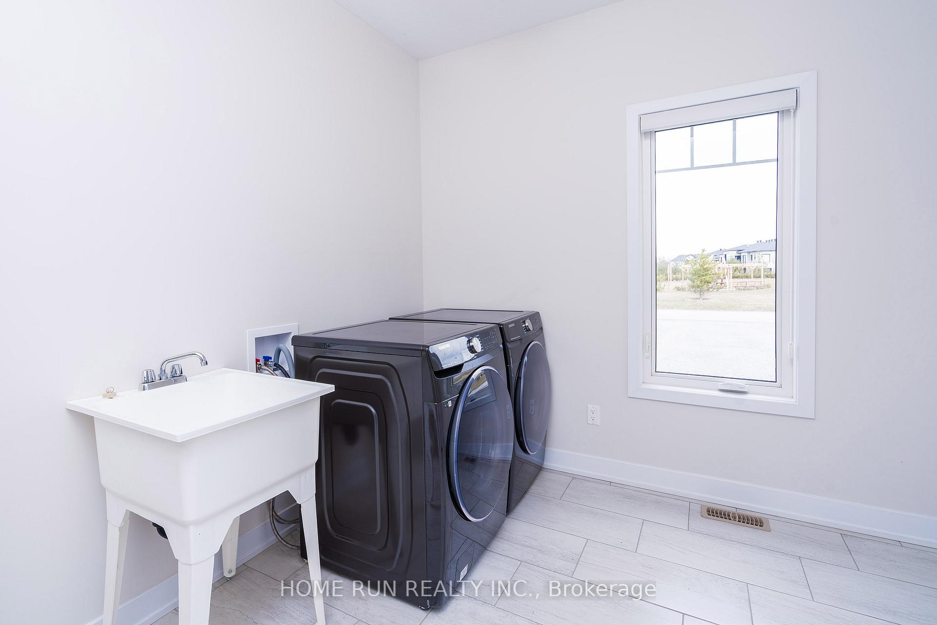 Photo 38 of 212 Summerview Terrace, Ottawa, Greely — HOMEH