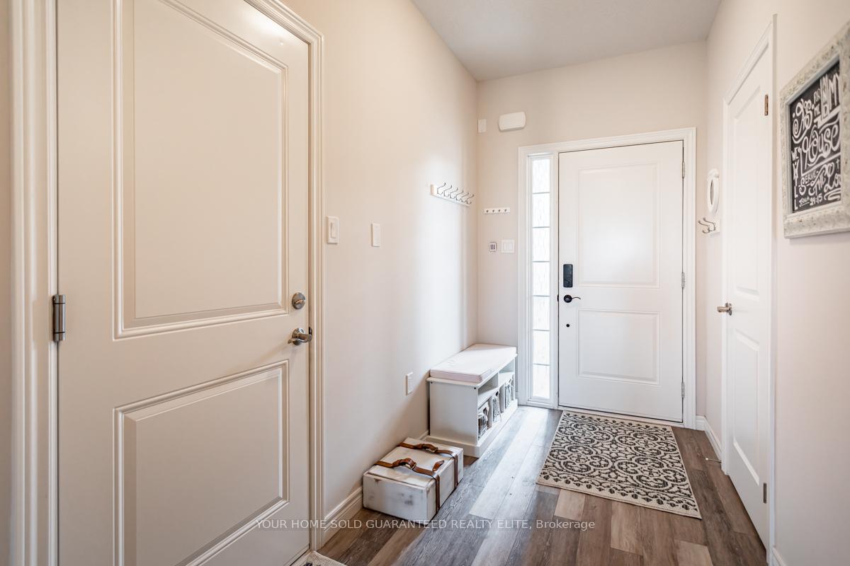 Photo 2 of 120 Dunrobin Lane, Grimsby, Grimsby Beach — HOMEH