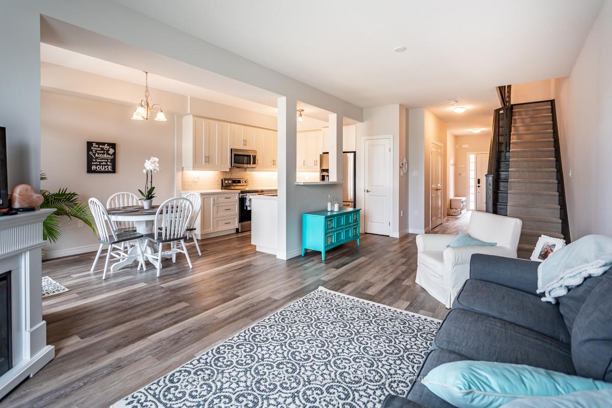 Photo 4 of 120 Dunrobin Lane, Grimsby, Grimsby Beach — HOMEH