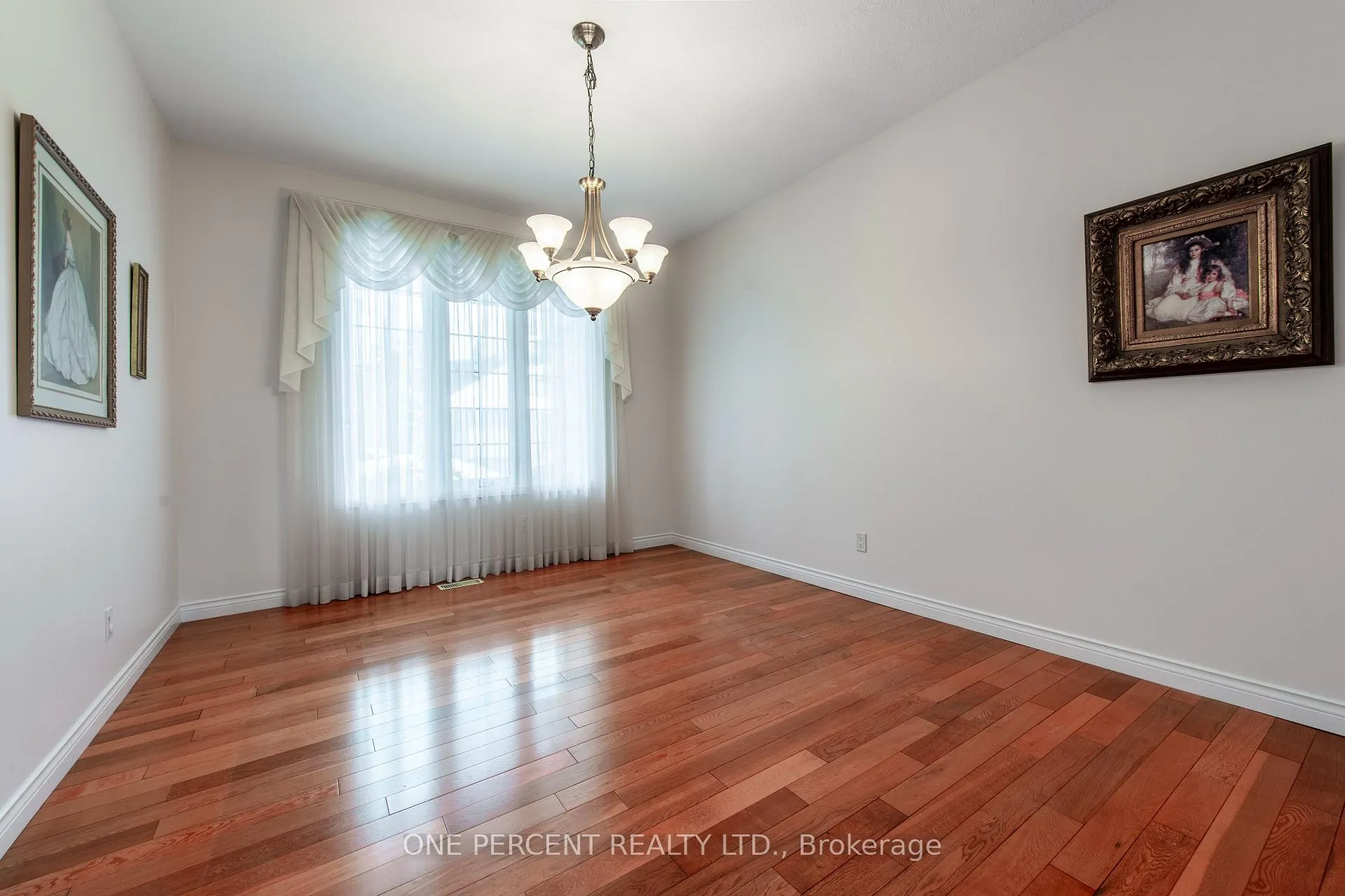 Photo 7 of 8 Trillium Court, Guelph, Kortright Hills — HOMEH