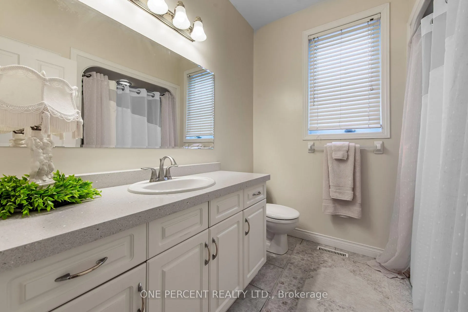 Photo 32 of 8 Trillium Court, Guelph, Kortright Hills — HOMEH