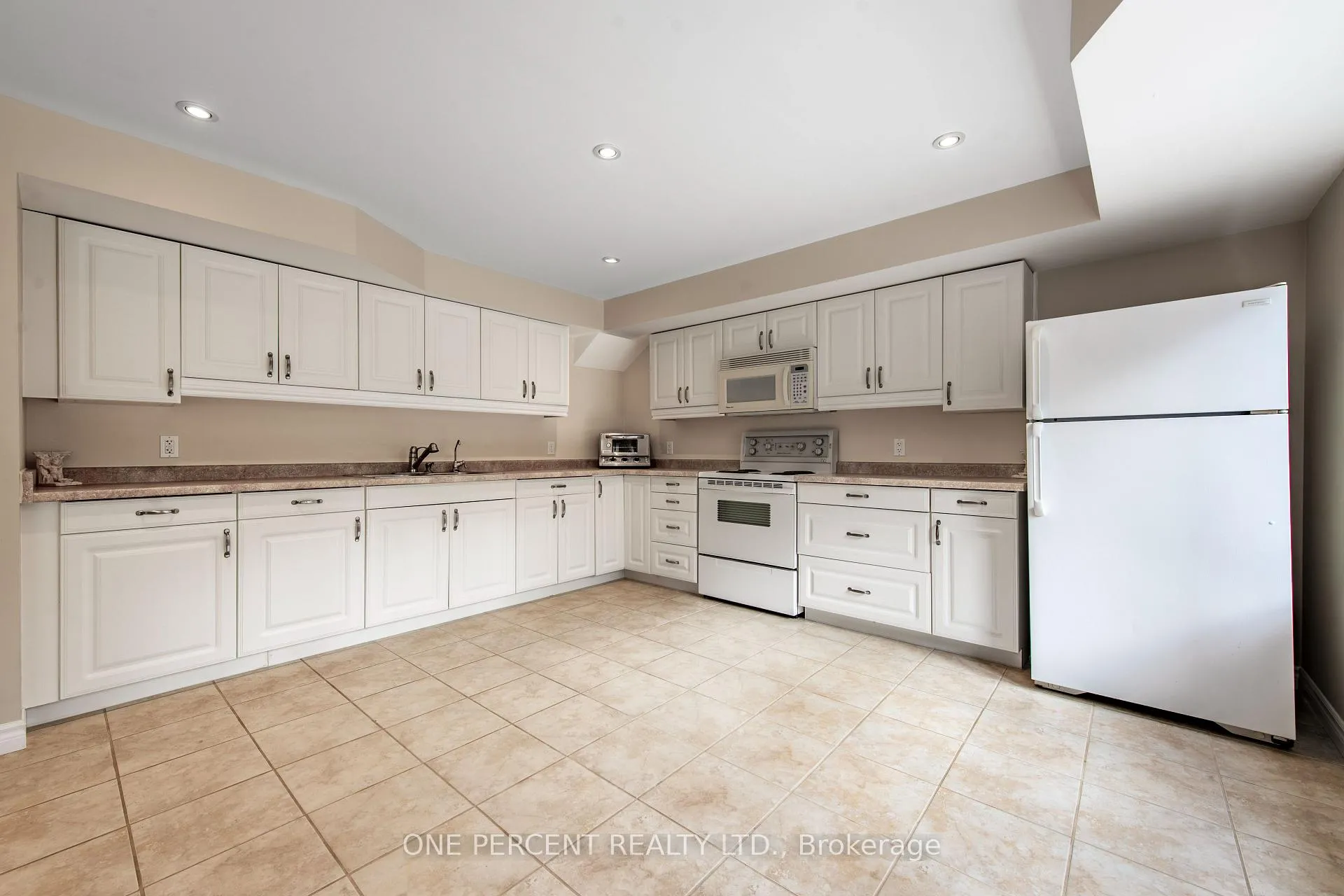 Photo 40 of 8 Trillium Court, Guelph, Kortright Hills — HOMEH