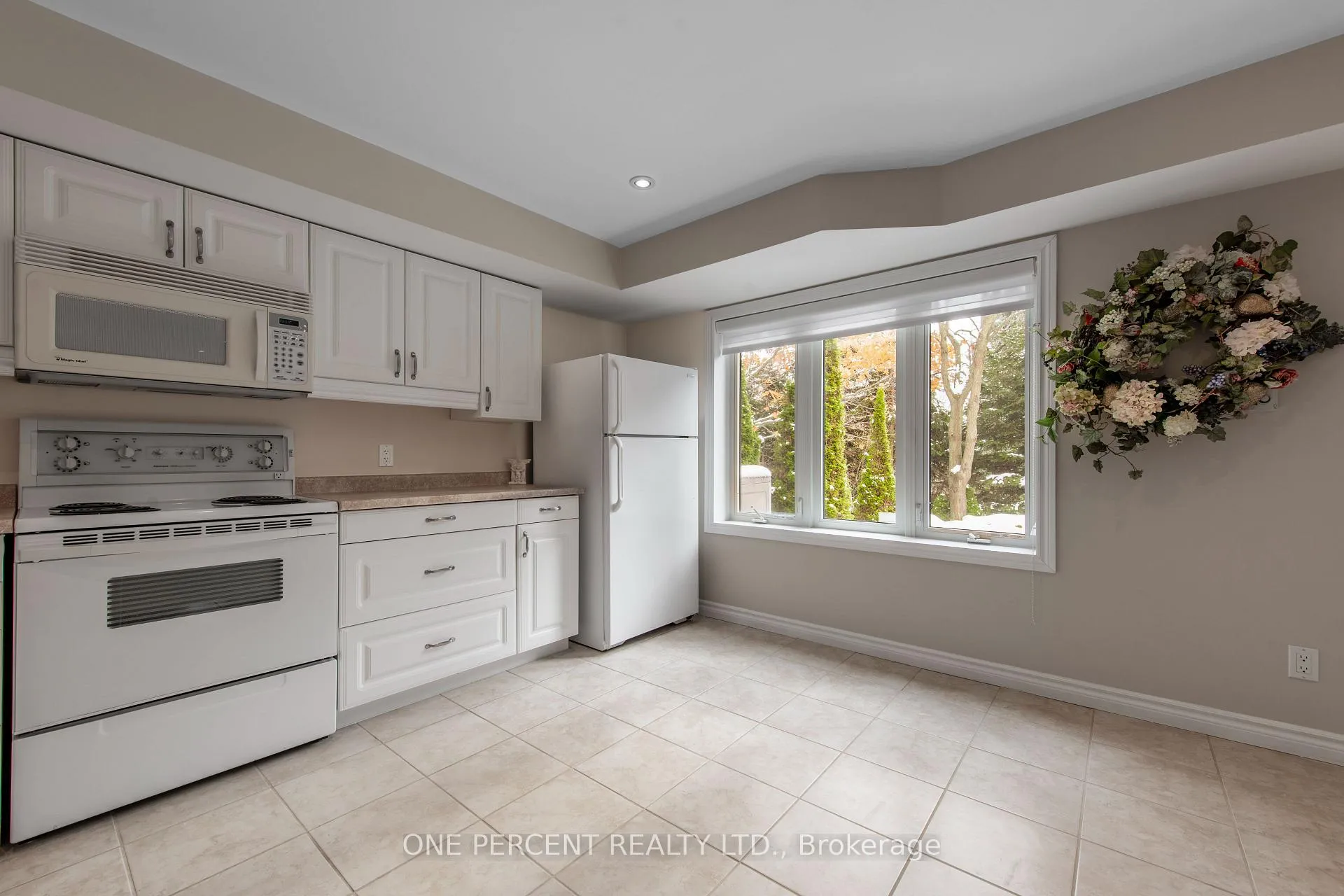 Photo 43 of 8 Trillium Court, Guelph, Kortright Hills — HOMEH