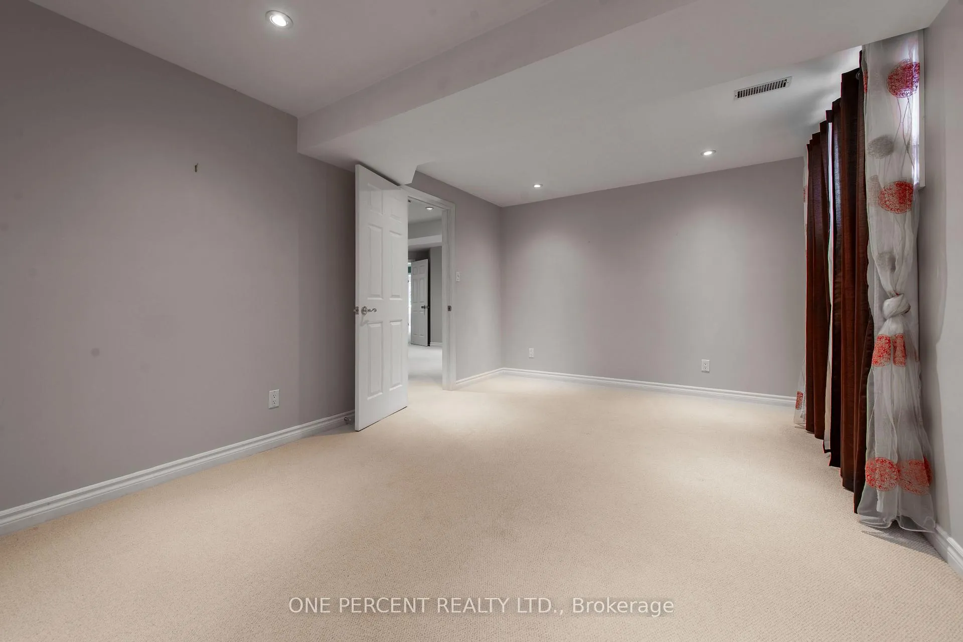 Photo 50 of 8 Trillium Court, Guelph, Kortright Hills — HOMEH