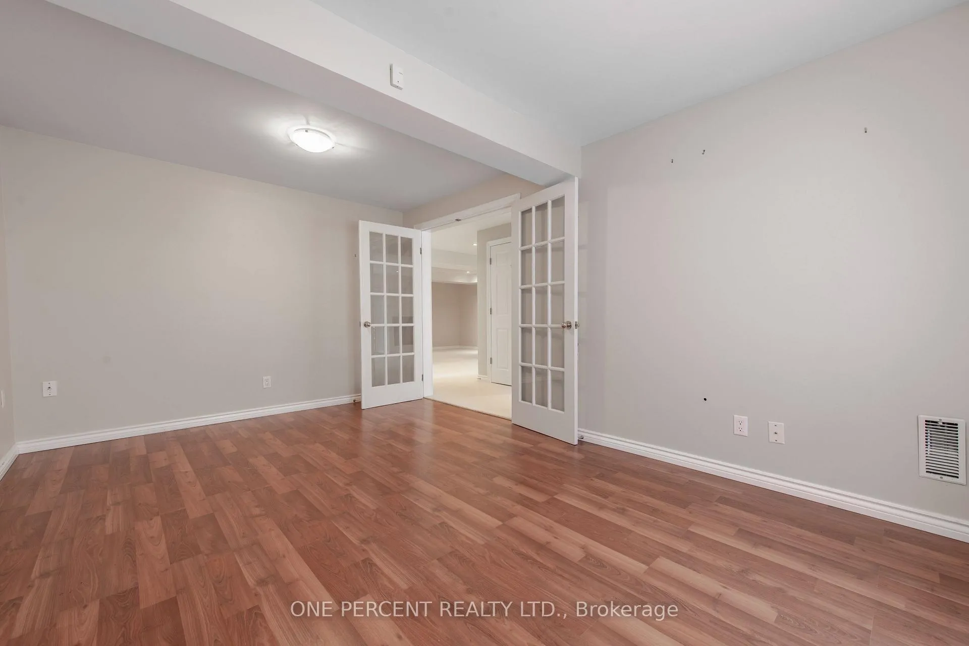 Photo 55 of 8 Trillium Court, Guelph, Kortright Hills — HOMEH