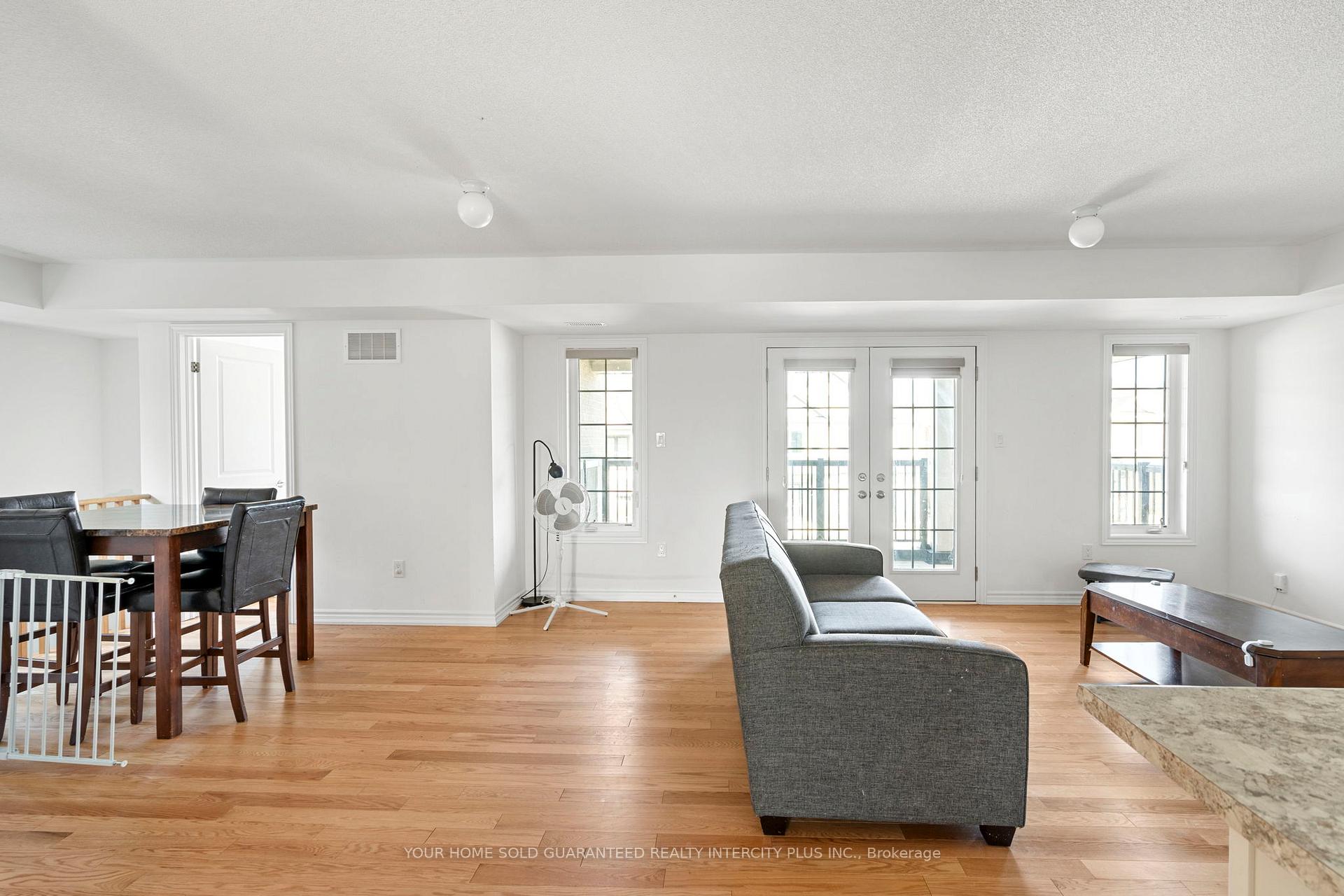Photo 5 of Unit Unit 1, 15 Valleybrook Road, Barrie, Rural Barrie Southeast — HOMEH